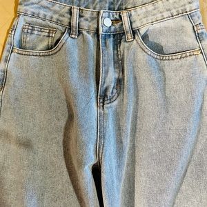 Womens jeans never worn size small (2) 20.00